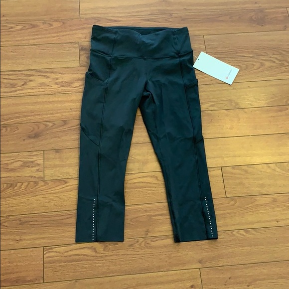 lululemon athletica Pants - NWT lululemon Fast and Free Crop 19”